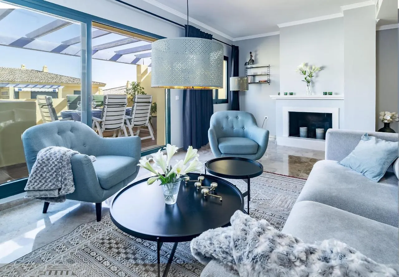 La-Beautiful 3 Bedroom Penthouse Close To Sea location
